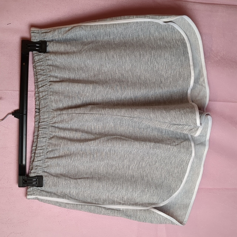 Boohoo Plus Light Gray Side Stripe Runner Shorts size 14